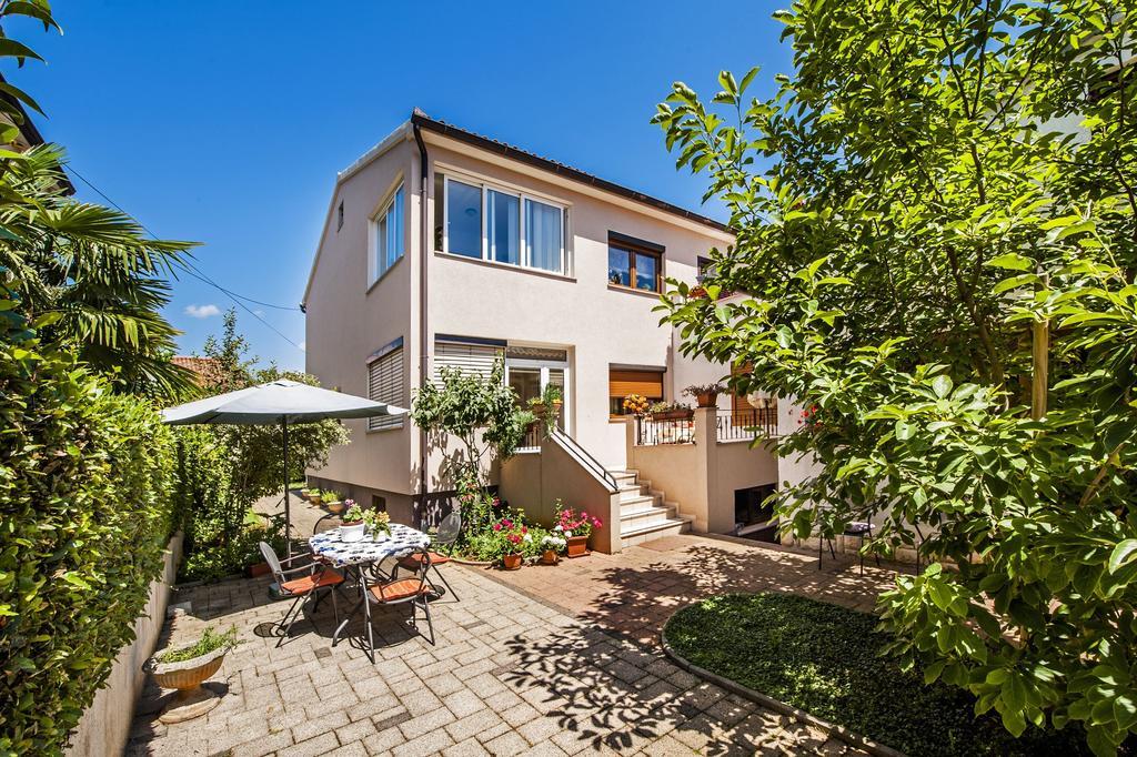 Apartament Karmen
